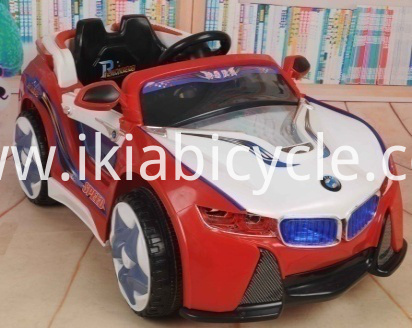 ٻارن جي برقي ڪار 8 سالن جي عمر لاء